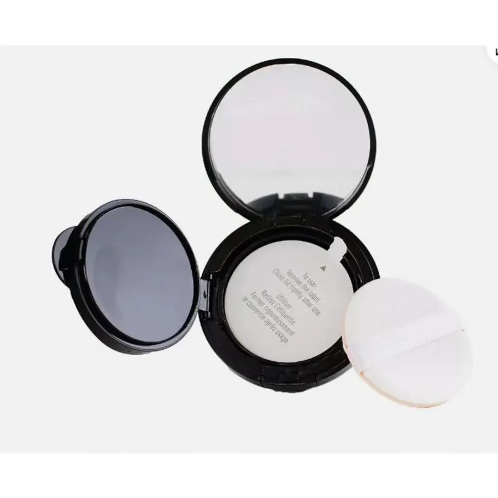 NWOB Mally Flawless Finish Transforming Effect Foundation Light
